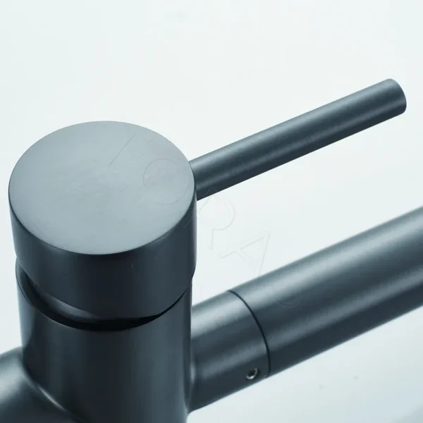 Смеситель для кухни с гибким изливом Shevanik S178T