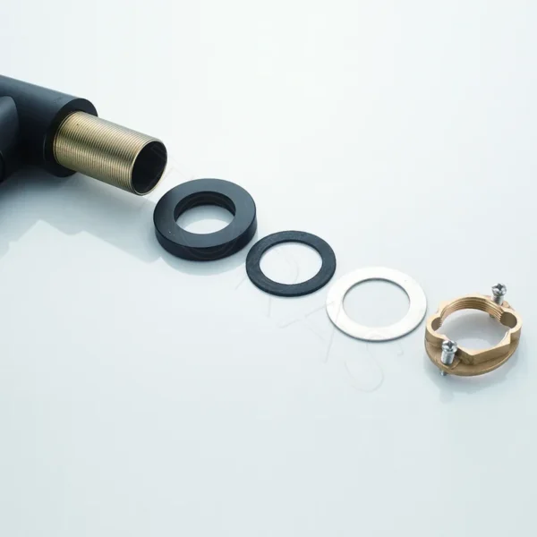 Смеситель для кухни с гибким изливом Shevanik S943H-3