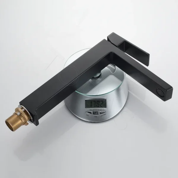 Смеситель для умывальника Rose R1811H-1