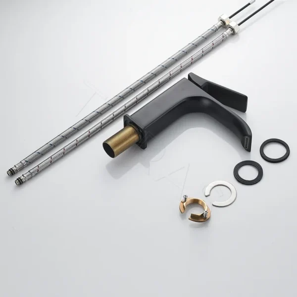 Смеситель для умывальника Shevanik S4001H