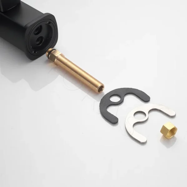 Смеситель на борт ванны Shevanik S9912H